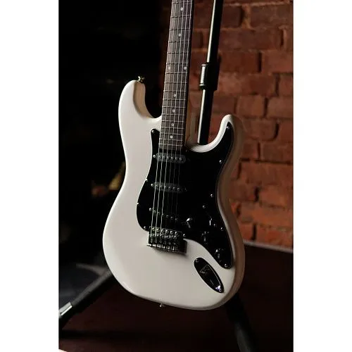 Ashtone ST-100/WH Электрогитара Б\У.