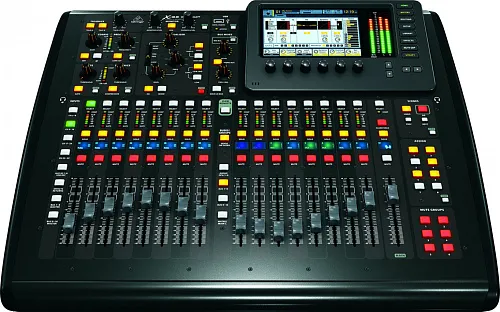 Behringer X32 Compact Цифровой микшерный пульт.