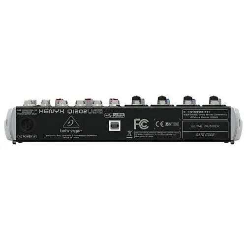 Behringer Q1202USB Микшерный пульт.